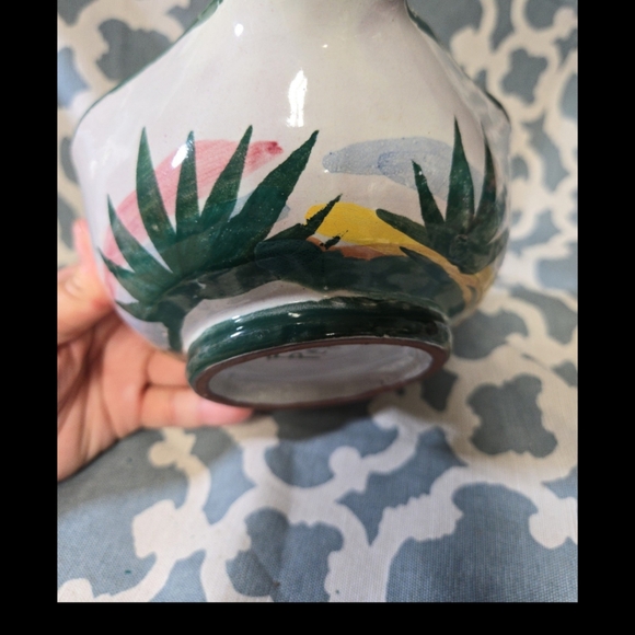 Vintage hand painted Peruvian Pottery art piece bowl - Picture 6 of 11